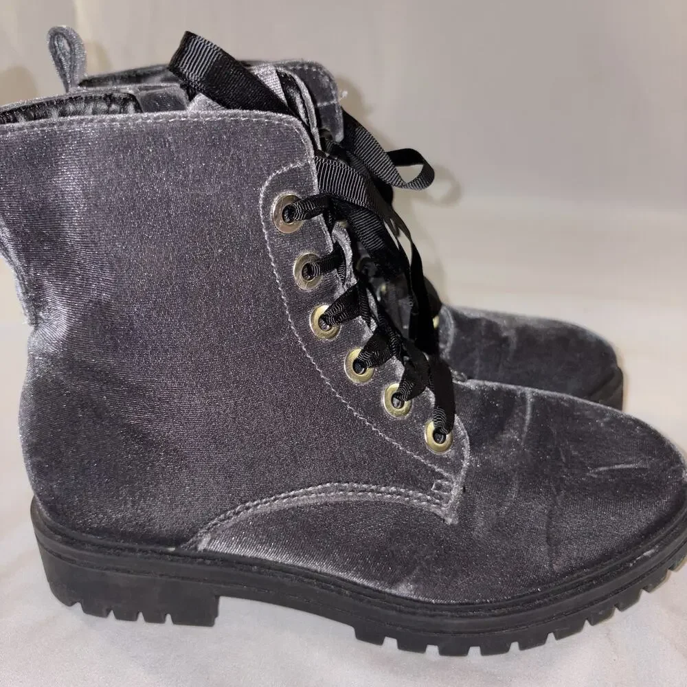 Rihanna Grey Velvet Combat 90's Fashion Boots by Mossimo Supply Co Women's 6.5
